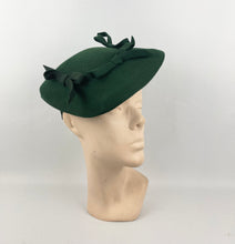 Load image into Gallery viewer, Original 1940's Forest Green Felt Hat with Triple Bow Detail