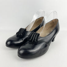 Load image into Gallery viewer, Original 1940's Black Deadstock in Box Glace Leather Marina Court Shoes with Suede Trim by Clarks - UK 7