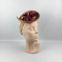 Load image into Gallery viewer, 1940s Natural Straw Hat With Large Pink Floral Decoration