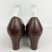 Load image into Gallery viewer, Original 1940's Brown Leather Court Shoes with Punch Detail by Norvic - UK 5.5 6