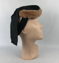 Load image into Gallery viewer, 1940s Black Felt Tilt Topper Hat with Faux Fur Trim