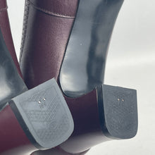 Load image into Gallery viewer, Original 1950's 1960's Burgundy Suede and Leather Court Shoes by Devonshire - Deadstock in Original Box - UK 4 *