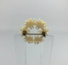 Load image into Gallery viewer, Vintage 1930s 1940s Off-White Carved Edelweiss Circlet Brooch