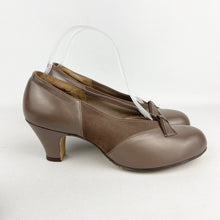 Load image into Gallery viewer, Original 1940's Deadstock Taupe Suede and Leather Shoes by Diana - UK 5.5