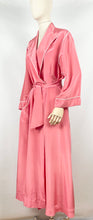 Load image into Gallery viewer, Original 1940s 1950s Pretty Pink and White Voluptuous Peggy Page Dressing Gown - Fabulous Robe - Bust 44 46