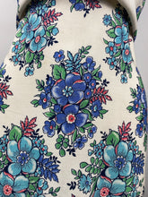 Load image into Gallery viewer, 1930s Bold Floral Cotton Apron - Bust 36 38 40