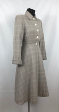 Load image into Gallery viewer, 1940s 11011 Grey and Cream Fit and Flare Check Coat - Bust 34