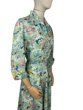 Load image into Gallery viewer, Fabulous Original 1940's 1950's Cotton Summer Dress with Pockets in Pretty Pastel Shades on Green - Bust 36 37 *