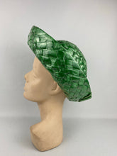Load image into Gallery viewer, Original 1960s Vibrant Green Lacquered Raffia Hat with Grosgrain Trim