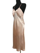 Load image into Gallery viewer, Original 1940's CC41 Matching Set with French Knickers and Slip - Bust 36