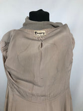 Load image into Gallery viewer, 1940s 11011 Grey and Cream Fit and Flare Check Coat - Bust 34