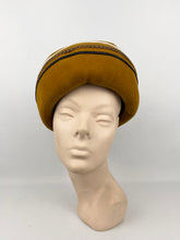 Load image into Gallery viewer, Fabulous Vintage 1950s or 1960s Edna Wallace Paris Inspired Frenchie Hat