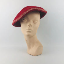 Load image into Gallery viewer, 1950s Vibrant Red Felt Hat with Pink Trim