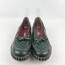Load image into Gallery viewer, Original 1940's 1950's Forest Green Leather Slip on Shoes with Bow Trim - UK 5 *