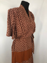 Load image into Gallery viewer, 1940s CC41 Brown and Cream Novelty Print Dress with Bows - B44 46