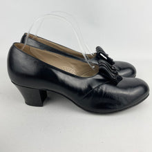 Load image into Gallery viewer, Original 1940's Black Deadstock in Box Glace Leather Marina Court Shoes with Suede Trim by Clarks - UK 7