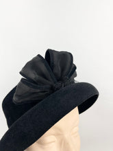 Load image into Gallery viewer, Original 1940s Inky Black Fur Felt Hat with Rosette Trim and Net Detail