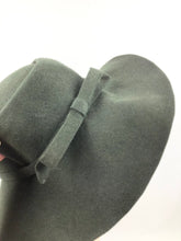 Load image into Gallery viewer, 1930s 1940s Dark Forest Green Felt Fedora