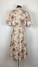 Load image into Gallery viewer, 1950s Volup Brown Cotton Floral Summer Dress - B40