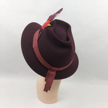 Load image into Gallery viewer, 1930s Burgundy Felt Hat with Grosgrain and Feather Trim