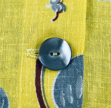 Load image into Gallery viewer, 1940s Reproduction Feed Sack Blouse with Dog Rose Print on Yellow - B34 35