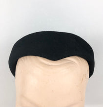 Load image into Gallery viewer, 1950s Classic Black Felt Hat with Self Trim - Very Stylish Piece
