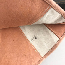 Load image into Gallery viewer, Utterly Amazing 1930s Two Tone Kid Leather Gauntlet Gloves in Pink and White