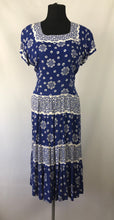 Load image into Gallery viewer, 1940s Blue and White Floppy Cotton Dress - Bust 38 39