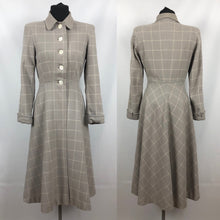 Load image into Gallery viewer, 1940s 11011 Grey and Cream Fit and Flare Check Coat - Bust 34