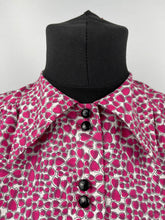 Load image into Gallery viewer, 1940's Reproduction Novelty Print Cotton Blouse with Valentine Heart Print - Bust 34" 35" 36"