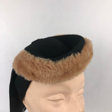 Load image into Gallery viewer, 1940s Black Felt Tilt Topper Hat with Faux Fur Trim