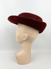 Load image into Gallery viewer, Original 1930s Chestnut Felt Hat with Cutout Detail and Green Grosgrain Trim - AS IS