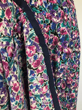 Load image into Gallery viewer, 1940s Floral Crepe Skirt - W27