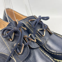 Load image into Gallery viewer, 1940's 1950's Blue Leather Lace Up Shoes with Crepe Soles - Tarnished Lace Loops - UK 5