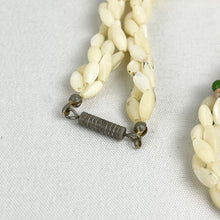 Load image into Gallery viewer, Beautiful Vintage Mother of Pearl Necklace with Salmon Pink Coloured Shell Chips