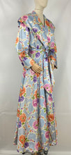 Load image into Gallery viewer, Original 1940s 1950s Chaslyn Model Luxurious Feel Blue Housecoat in a Pretty Floral Print - Bust 36 37 38