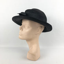 Load image into Gallery viewer, 1930s Black Straw Hat with White Celluloid Trim