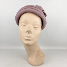 Load image into Gallery viewer, Original 1950's Dusky Pink Felt Hat with Pretty Pleats and Felt Trim