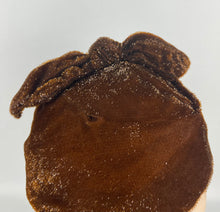 Load image into Gallery viewer, Charming 1970s Does 1930s Rust Coloured Cap with Bow Trim - Deco Detailing *