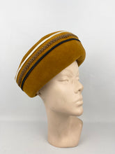 Load image into Gallery viewer, Fabulous Vintage 1950s or 1960s Edna Wallace Paris Inspired Frenchie Hat