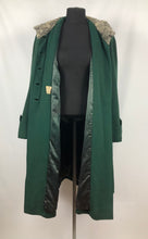 Load image into Gallery viewer, 1940s Green Wool Coat with Real Fur Collar Trim - Bust 38 48