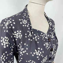 Load image into Gallery viewer, Original Volup St Michael Classic 1950s Cotton Day Dress in Grey and White Floral Print - Bust 40 42