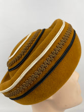 Load image into Gallery viewer, Fabulous Vintage 1950s or 1960s Edna Wallace Paris Inspired Frenchie Hat