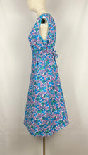 Load image into Gallery viewer, 1940s Floral Pansy and Berry Print Cotton Apron - Would Make A Great Summer Dress - Bust  38 40