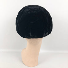 Load image into Gallery viewer, Original 1950s Black Velvet Half Hat - Classic Piece