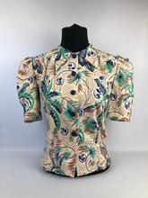 Load image into Gallery viewer, 1940s Reproduction Feed Sack Blouse in Palm Tree Print - Bust 34 36