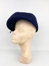 Load image into Gallery viewer, Original 1940s Navy Blue Felt Hat with Felt Trim