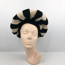 Load image into Gallery viewer, 1960s Black and White Oversized Beret Hat
