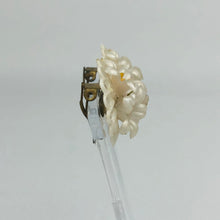 Load image into Gallery viewer, 1950s Plastic Flower Clip On Earrings