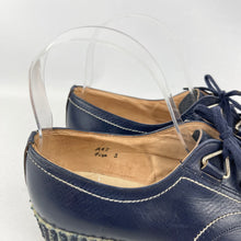 Load image into Gallery viewer, 1940's 1950's Blue Leather Lace Up Shoes with Crepe Soles - UK 5